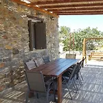 Вилла Flora's And Pool In Syros
