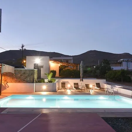 别墅 Flora's And Pool In Syros *