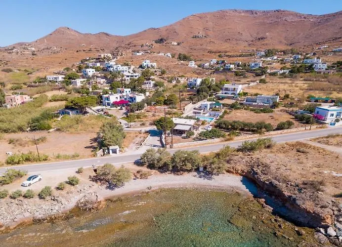 Flora's And Pool In Syros Villa Liaropa