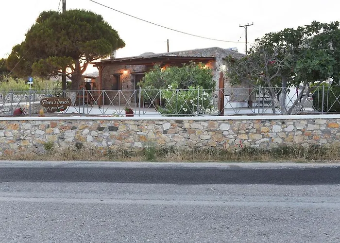 וילה Flora's And Pool In Syros Liaropá