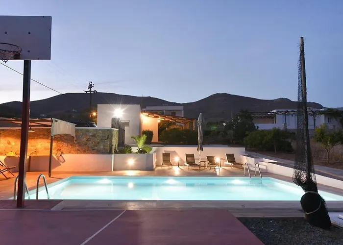 וילה Flora's And Pool In Syros *